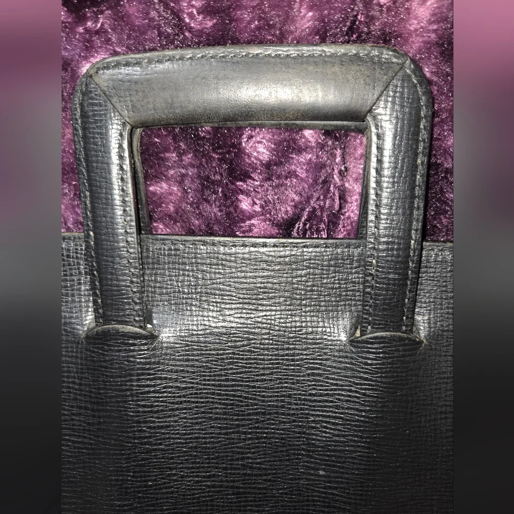 Burberrys Vintage Black Leather Zip Top Briefcase Business Bag (Unisex)